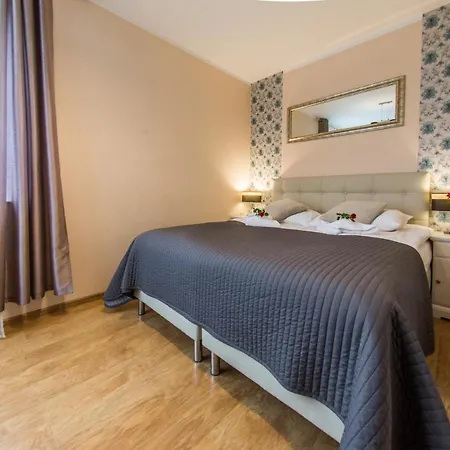 Izerskie - Ul. Cicha 13d-e 아파트호텔