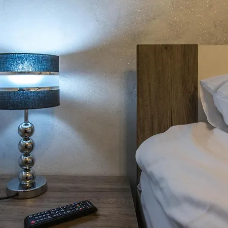 Apart Otel Izerskie - Ul. Cicha 13d-e 3*