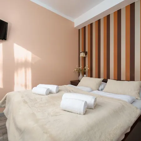 Izerskie - Ul. Cicha 13d-e 公寓式酒店 3*