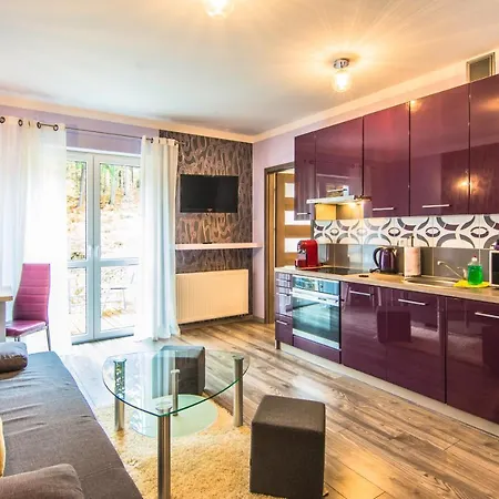 Hotel apartamentowy Izerskie - Ul. Cicha 13d-e *