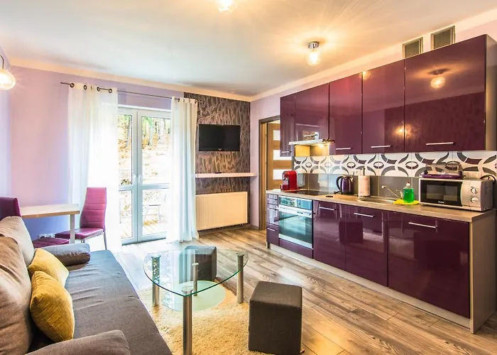 Aparthotel Izerskie - Ul. Cicha 13d-e 3*